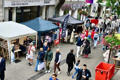 Bildergalerie / Schnäppchenjagd auf der „Stater Braderie“: Mehr als 200 Händler locken mit reduzierter Ware