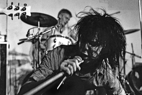 „Release the Bats“: Nick Cave 1982, damals mit The Birthday Party.