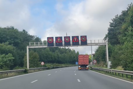Luxemburgs kuriosestes Tempolimit / Warum gilt auf der A1 eigentlich für 450 Meter Tempo 90? 