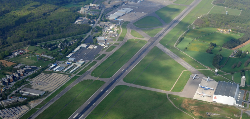 Neuer Airport in Luxemburg?  / Der Findel stößt in 30 Jahren an seine Grenzen – Regierung bringt Flughafenneubau ins Spiel