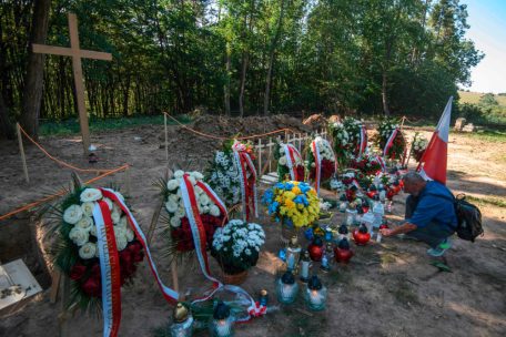Gedenken / Aktuelle und vergangene Kriegstote: Ukraine und Polen legen historischen Streit nieder