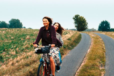 Barbara Auer et Paula Beer en route dans &bdquo;Miroirs No.3&ldquo;