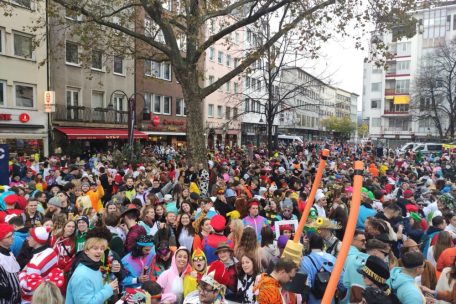 <br />
Am 11.11 treffen sich im Rahmen der traditionellen Intercercle „Kölle Alaaf“ viele Luxemburger Studenten in Köln