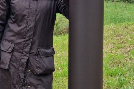 Die K&uuml;nstlerin Florence Hoffmann im &bdquo;Camille&rsquo;s Gaart&ldquo;