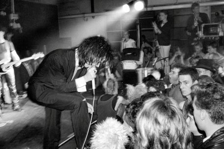 Konzert 1984 in der Maschinenhalle des Schokoladenwerks Stollwerck (Köln)