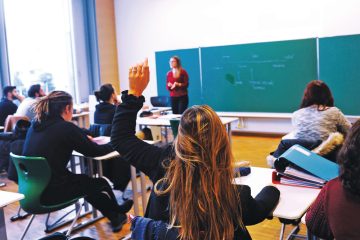 Zum Schulbeginn / Lehrergewerkschaft SEW/OGBL kritisiert fehlende Ressourcen, Hierarchieprobleme und immer mehr Reformen