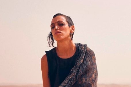 Schauspielerin Jade Oukid im W&uuml;sten-Rausch