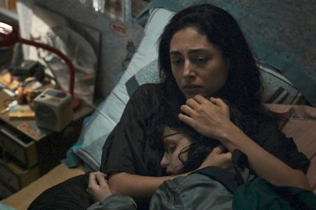 Spielt die besorgte &Auml;rztin und Mutter: Golshifteh Farahani, mit M&eacute;lissa Boros in &bdquo;Alpha&ldquo;&nbsp;