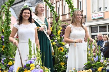 Bildergalerie / Ein Fest für die Krone: Am Wochenende fand das 75. Weinfest statt