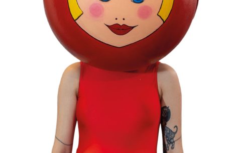 Inszeniert sich selbst als Puppe: Darja Linder