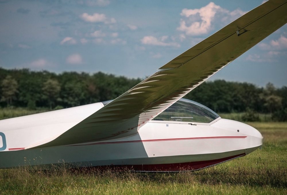 Useldingen / Segelflugzeug macht Bruchlandung  – Pilot und Passagier befreien sich selbstständig