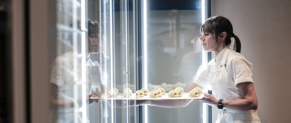 Mehr als Gebäck / Wie Croissants für Kate Reid zu Lebensrettern wurden – und die Australierin zur Ikone machten