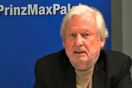 Der Autor und Literaturwissenschaftler Jan Knopf