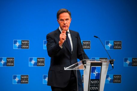 Nach Vorfällen / Die NATO warnt Russland – doch sie schlägt nicht zurück