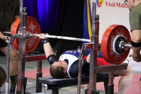 Bankdrücken / Mission Titelverteidigung: Ankie Timmers peilt Gold bei der EM an