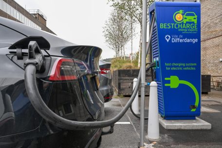 Differdingen / 51 Säulen bis zum Winter: Neue Elektroladestationen eingeweiht