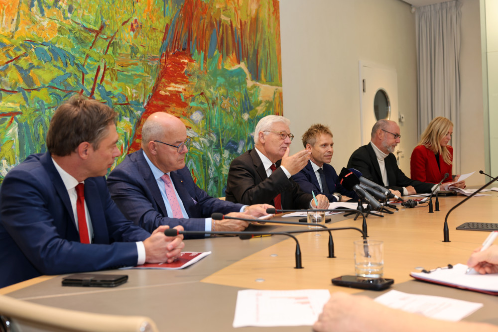 Luxemburg / Thronwechsel-Trubel vor dem Alltag: Chamber bereitet sich auf historische Rentrée vor