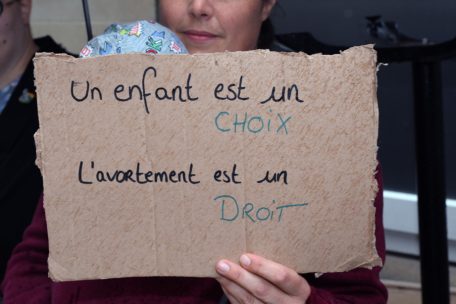 Forum / Lukas Held über die Aufnahme eines „Rechts auf Abtreibung“ in die luxemburgische Verfassung