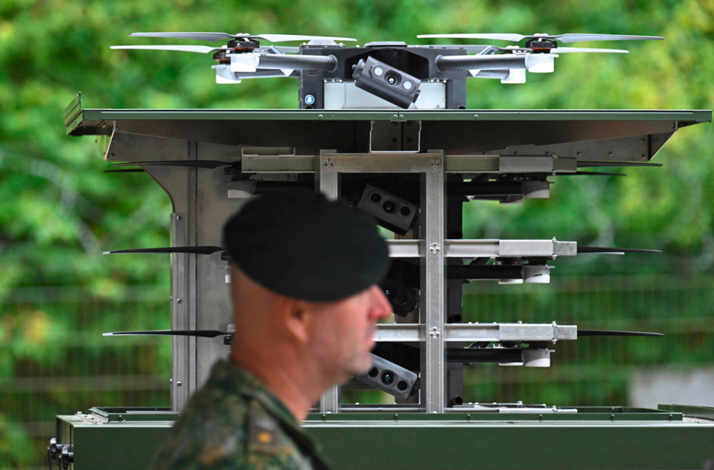 Verteidigung / Nach Luftraumverletzungen und Drohnenvorfällen will die EU einen „Drohnenwall“ aufbauen