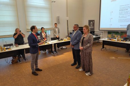 LSAP-Bürgermeister Dan Biancalana hat die zwei neuen Gemeinderatsmitglieder vereidigt