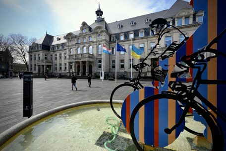 Party auf Pump / Düdelingen leiht sich 500.000 Euro für Guillaumes Thronwechsel-Feier am Samstag