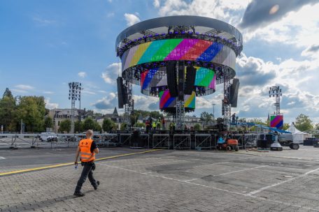 Glacis / Luxemburg feiert Thronwechsel mit 360-Grad-Bühne und LED-Show
