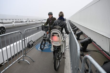 Kommentar / Thronwechsel-Geld oder Radwegsperrung: Was bringt die Luxemburger mehr auf die Palme?