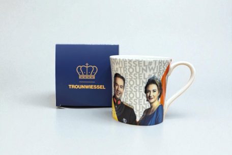 Die Tassen der Kollektion „Trounwiessel“ von RAK Porcelain