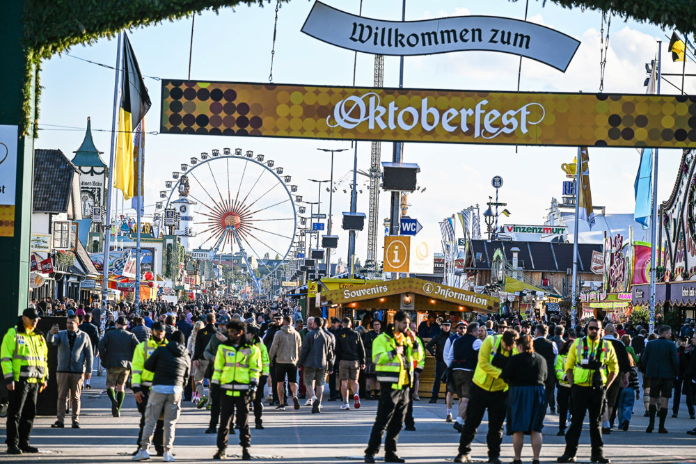 Ausnahmetag in München / Am Abend kehrt nach Entwarnung wieder Normalität auf der Wiesn ein