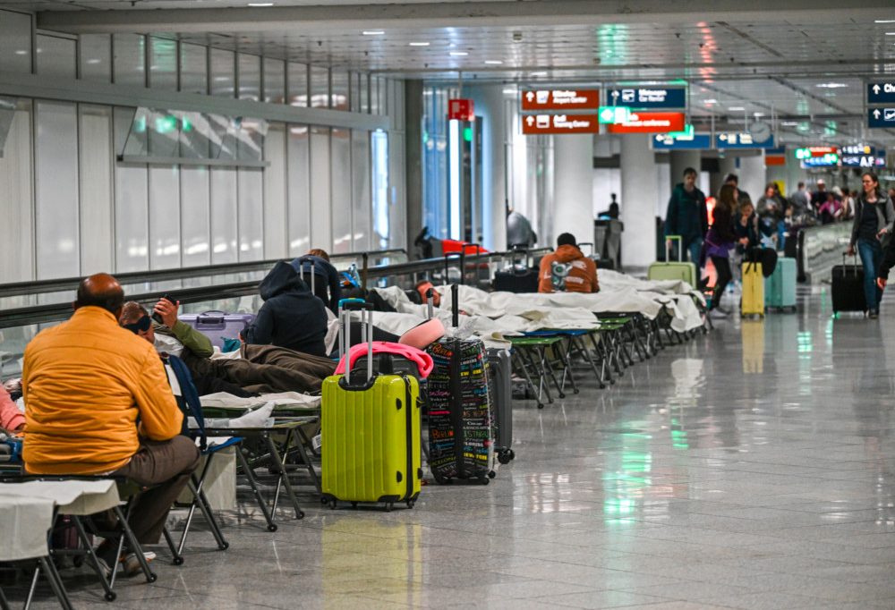 München / Drohnensichtungen am Flughafen – Knapp 3000 Passagiere stranden wegen abgesagter Flüge