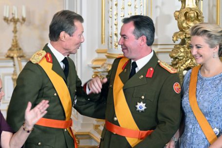 Der Tag begann f&uuml;r Guillaume mit der Abdankung von Gro&szlig;herzog Henri, womit er selbst zum Gro&szlig;herzog wurde, aber noch nicht zum Staatschef