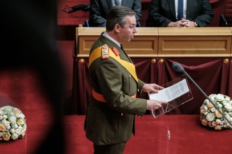 Nach seinem Eid h&auml;lt Guillaume seine Thronrede