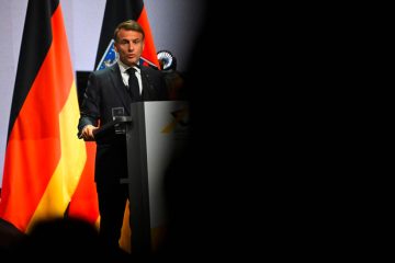 Reportage aus Saarbrücken / Einigkeit und Recht und Schwarzwälder Kirschtorte 