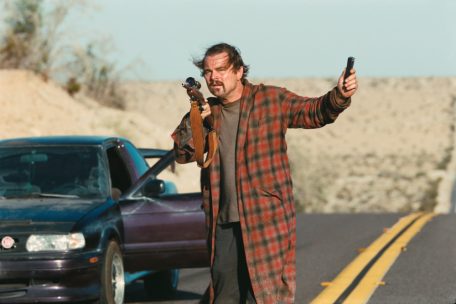 In Luxemburgs Kinos / In „One Battle After Another“ erinnert Leonardo DiCaprio im Bademantel an vergangene Kämpfe