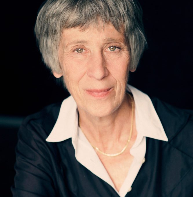 „Le Bel Obscur“ / Caroline Lamarche livre un roman rude et généreux sur une femme qui découvre bien plus que l’homosexualité de son mari