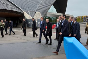 Tour de France / Grand Départ und drei Etappen in Luxemburg: Tour-Direktor Prudhomme hört sich Bewerbung in der Coque an