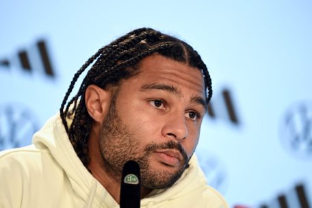 Deutschland / Serge Gnabry ist Jeff Strasser schonmal begegnet. In Mondorf. Ohne es zu wissen.