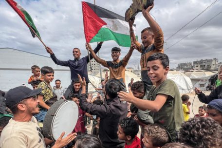 Hoffnung auf Frieden / Israel stimmt für Gaza-Abkommen mit den Hamas