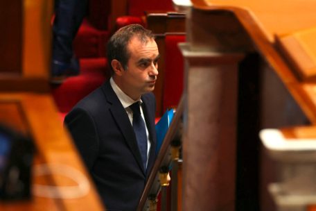 Sozialisten verzichten auf Regierungssturz / Frankreichs Premier Lecornu schlägt Aussetzen der Rentenreform vor