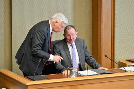 Parlamentspräsident Claude Wiseler (CSV) zusammen mit Vize- und Ex-Chamber-Präsident Fernand Etgen