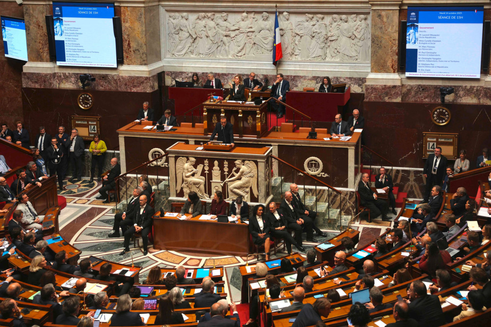 France / La réforme des retraites suspendue, le PS applaudit