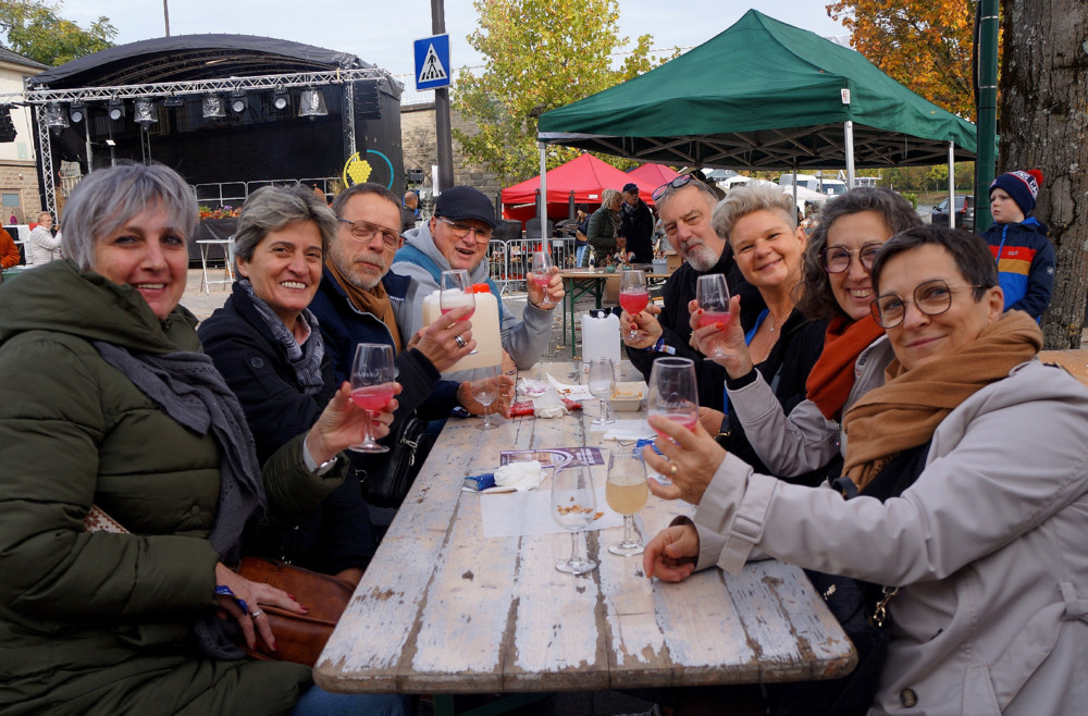 Weinfest / Hunnefeier in Schengen: Wo Fiederwäissen und Fiederrosé über die Grenzen fließen