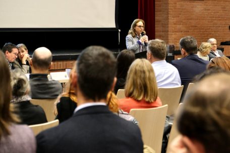 Für Corinne Cahen steht an diesem Abend das Thema Teilhabe im Vordergrund