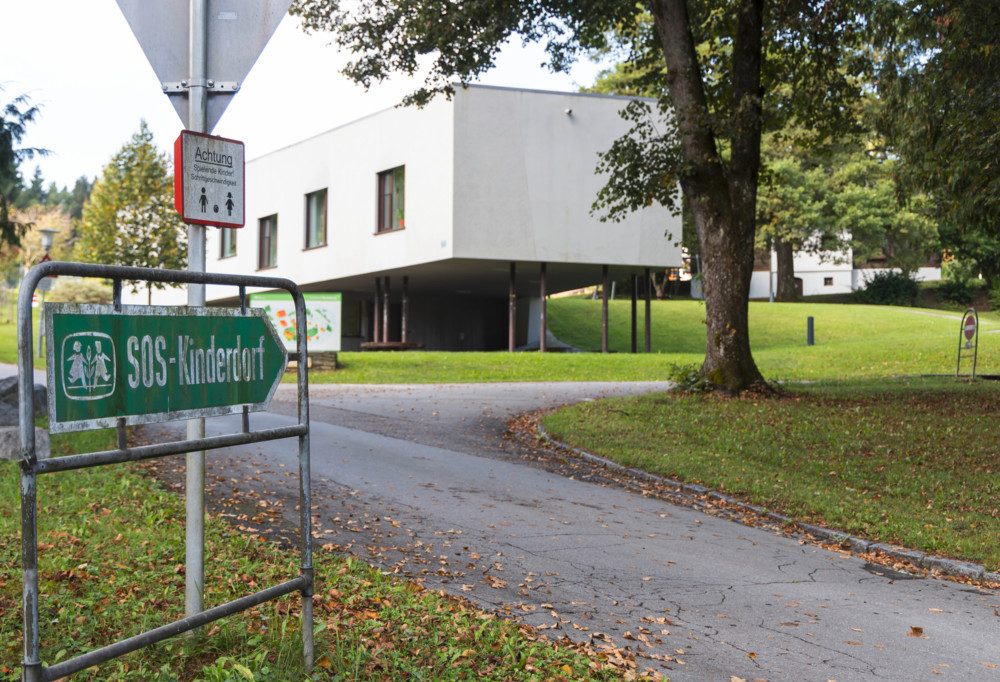 Österreich / Skandal um vertuschte Missbrauchsfälle im Kinderdorf – auch der Gründer ist involviert