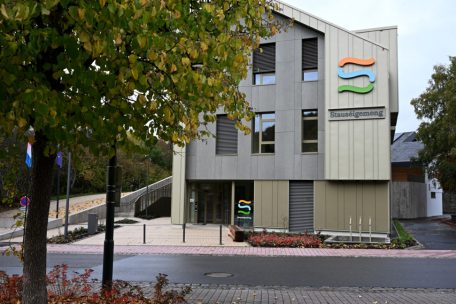 Am 19. September 2025 eingeweiht: das neue Rathaus für die Gemeinde mit 15 aktiven Vollerwerbslandwirten