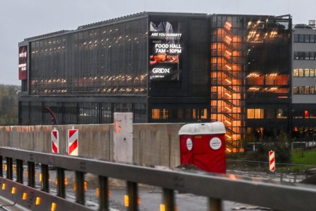 Editorial / Kathedrale mit Megabildschirm: GridX legt Gesetzeslücke offen