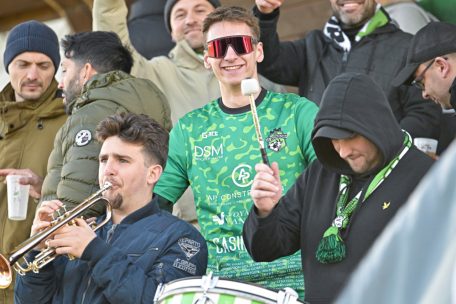 Hinter den Kulissen / BGL Ligue: Ein Trikot für Kenzo und Beratung auf der Tribüne