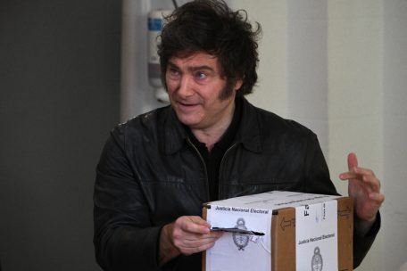 Argentinien / Staatschef Milei erzielt bei Zwischenwahlen zum Kongress einen überraschenden Erfolg