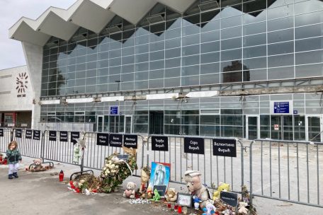 Novi Sad / Ein Jahr nach der Trümmerkatastrophe: Diskreditierte Machthaber kämpfen um Kontrolle