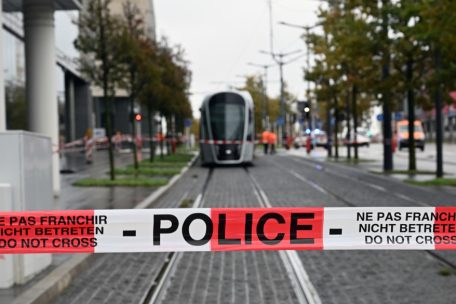 Kirchberg / Lkw beschädigt Oberleitung – Tramverkehr derzeit unterbrochen